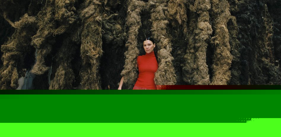 Klara Hosnedlova builds rooms you can disappear into